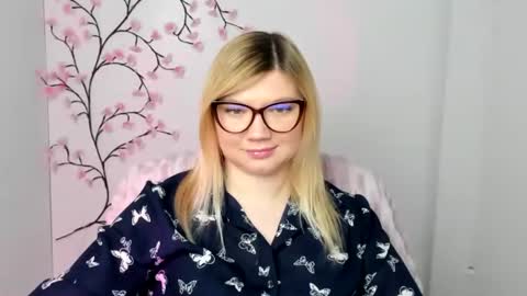 Molly online show from December 2025 01:29:02 PM