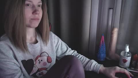 I have new photos come and see with love Molly online show from February 2025 06:58:02 PM