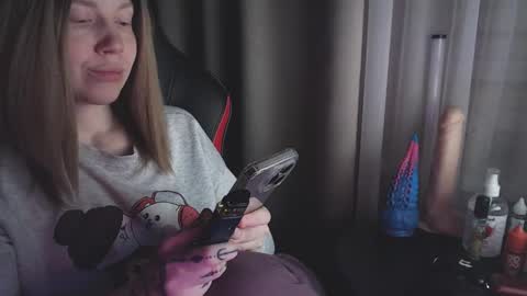 I have new photos come and see with love Molly online show from March 2025 04:24:02 AM