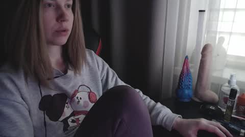 I have new photos come and see with love Molly online show from March 2025 09:17:02 AM