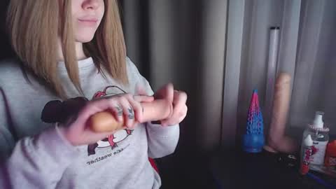 I have new photos come and see with love Molly online show from March 2025 01:25:02 AM