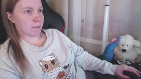 I have new photos come and see with love Molly online show from February 2026 07:50:02 PM