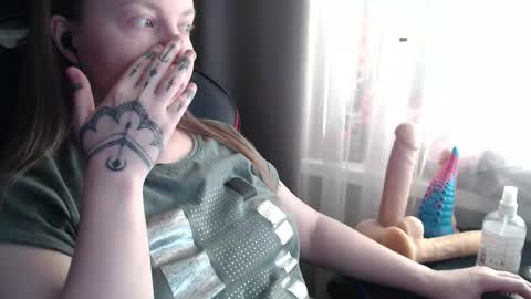 I have new photos come and see with love Molly online show from March 2026 08:52:02 AM