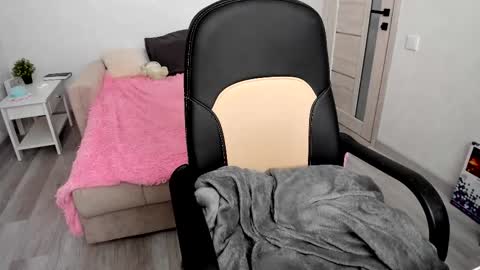 Snapshot of molly_sweetbaby chatting on September 2025 12:26:01 PM Ill tell you when were private online show from September 2025 12:26:01 PM