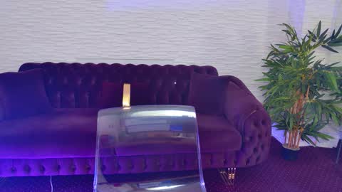 Snapshot of mollydolley chatting on February 2026 09:10:01 PM Julia online show from February 2026 09:10:01 PM