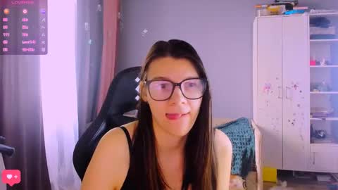  KIRA  online show from March 2026 07:36:02 AM