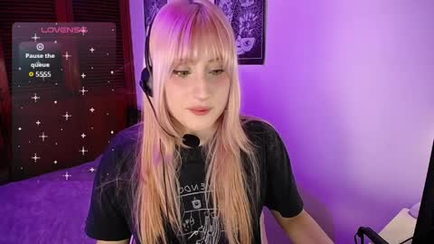 Molly  online show from April 2026 03:40:02 AM