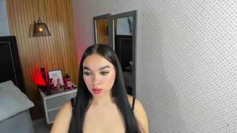 Snapshot of mollyspencer1 chatting on July 2026 06:51:02 PM MOLLY online show from July 2026 06:51:02 PM
