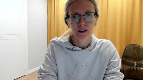 AngelMomm online show from October 2025 06:47:01 AM