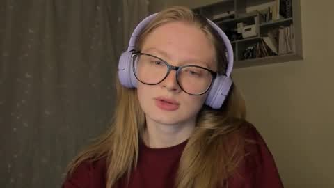 mollytucker online show from September 2025 03:14:01 PM