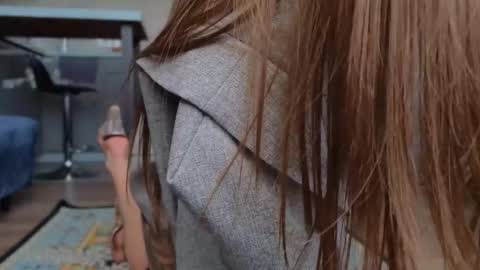 Molly online show from November 2025 11:10:02 AM