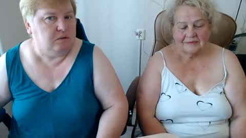 Snapshot of mommy99x chatting on August 2026 07:18:01 AM Mommy99X online show from August 2026 07:18:01 AM