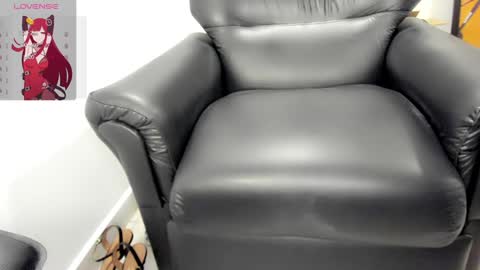 Snapshot of mommy_cassie chatting on December 2024 01:58:01 PM Mommy Cassie online show from December 2024 01:58:01 PM