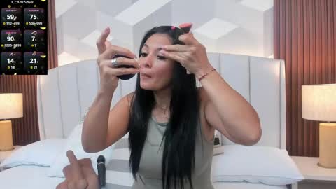 Snapshot of mommy_naughty_ chatting on April 2026 10:51:02 AM Letty Smith online show from April 2026 10:51:02 AM