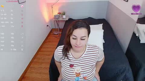 Daphne  online show from January 2025 07:46:01 PM