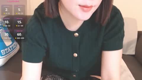 Momo online show from October 2025 10:19:01 PM