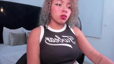 Momo  online show from February 2026 03:21:01 AM