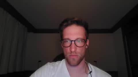 Snapshot of moms_little_monster chatting on November 2025 09:26:02 PM moms_little_monster online show from November 2025 09:26:02 PM