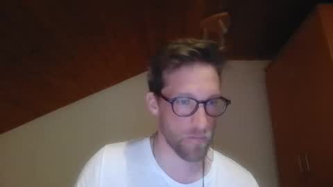 Snapshot of moms_little_monster chatting on November 2025 09:04:02 PM moms_little_monster online show from November 2025 09:04:02 PM