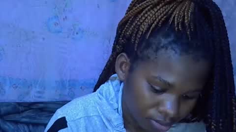 Snapshot of momsdoll chatting on January 2026 06:39:02 AM momsdoll online show from January 2026 06:39:02 AM