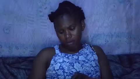 Snapshot of momsdoll chatting on February 2026 06:14:01 PM momsdoll online show from February 2026 06:14:01 PM