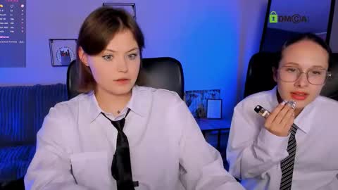 Mona  online show from October 2025 07:11:01 PM