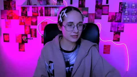 Snapshot of mona_cloud chatting on June 2026 07:09:02 PM Mona online show from June 2026 07:09:02 PM