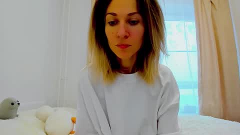 Snapshot of mona_cruz chatting on December 2024 07:24:02 AM Mona online show from December 2024 07:24:02 AM