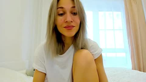 Snapshot of mona_cruz chatting on February 2025 06:19:01 AM Mona online show from February 2025 06:19:01 AM