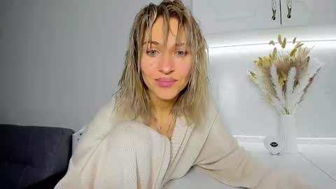 Snapshot of mona_cruz chatting on February 2025 09:20:02 PM Mona online show from February 2025 09:20:02 PM