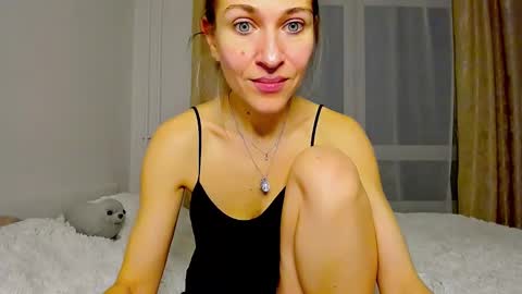 Snapshot of mona_cruz chatting on March 2025 09:24:01 PM Mona online show from March 2025 09:24:01 PM