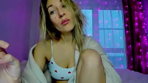 Mona online show from December 2025 05:58:02 AM