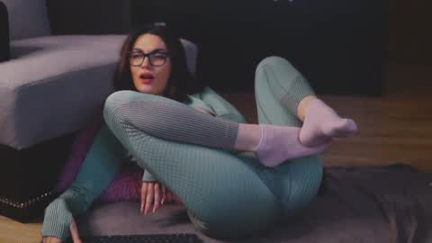 Mona Lisss online show from January 2025 06:21:01 PM