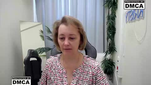 Snapshot of mona_w chatting on February 2026 06:35:02 AM Mona online show from February 2026 06:35:02 AM