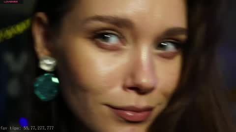 Snapshot of moni_carroll chatting on May 2026 03:28:02 PM Monia Help me get 20000 subscribers online show from May 2026 03:28:02 PM