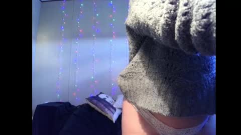 Snapshot of monica_lily chatting on February 2025 06:48:02 PM Monica online show from February 2025 06:48:02 PM