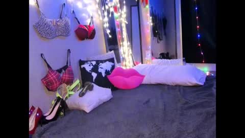 Snapshot of monica_lily chatting on June 2026 01:26:02 PM Monica online show from June 2026 01:26:02 PM