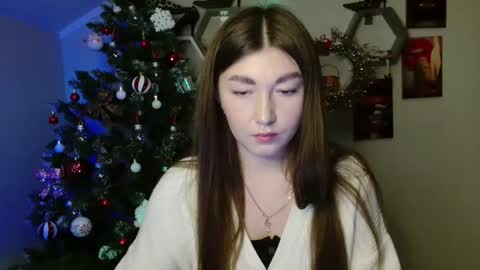 Snapshot of monica_sweets chatting on November 2025 07:18:01 AM sweet girl and shine body online show from November 2025 07:18:01 AM