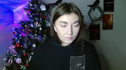 Snapshot of monica_sweets chatting on November 2025 10:03:02 AM sweet girl and shine body online show from November 2025 10:03:02 AM