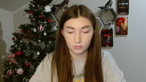 Snapshot of monica_sweets chatting on November 2025 08:03:02 AM sweet girl and shine body online show from November 2025 08:03:02 AM