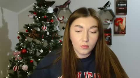 Snapshot of monica_sweets chatting on November 2025 01:03:01 PM sweet girl and shine body online show from November 2025 01:03:01 PM