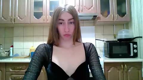 Snapshot of monica_tamayo chatting on June 2026 08:14:02 PM Monica online show from June 2026 08:14:02 PM