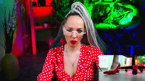 Monika online show from January 2025 12:06:01 PM