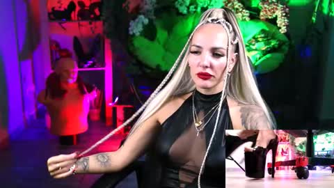 Monika online show from October 2025 11:11:01 AM