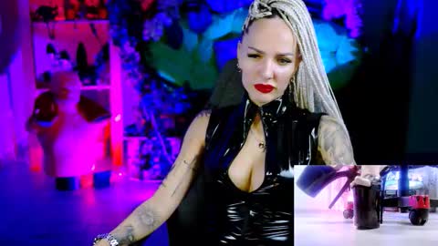 Monika online show from November 2025 10:37:01 AM