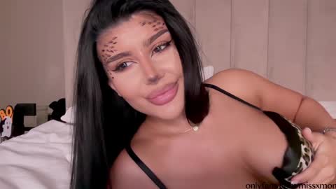 Alessia online show from October 2025 05:47:03 PM