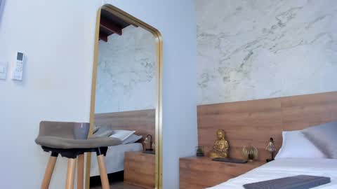 Snapshot of moniquemilff chatting on January 2025 05:33:01 PM Monique online show from January 2025 05:33:01 PM