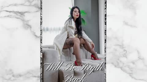 Snapshot of moniquemilff chatting on February 2025 08:10:01 PM Monique online show from February 2025 08:10:01 PM