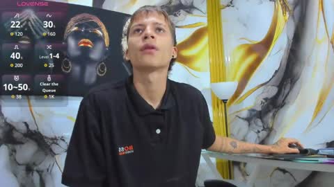 Snapshot of mono_blonde chatting on May 2026 11:49:02 AM mono_blonde online show from May 2026 11:49:02 AM