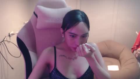 Snapshot of monstercockselfsuck chatting on January 2025 01:24:02 PM ELYSE A SIMPLE GIRL online show from January 2025 01:24:02 PM